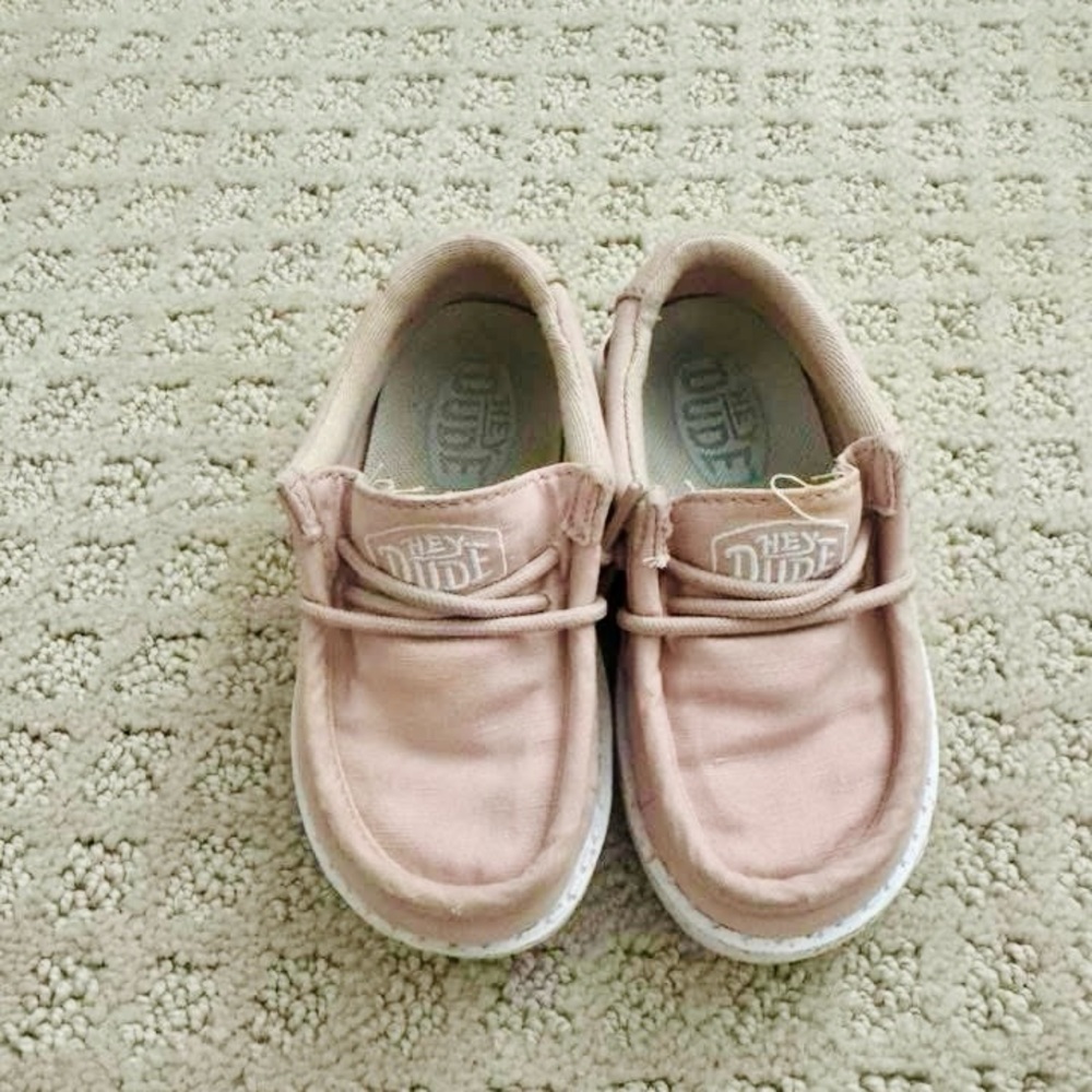 Hey Dude Kids Shoes in Light Tan